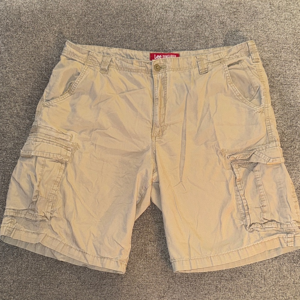 Lee Men's Beige Cargo Shorts